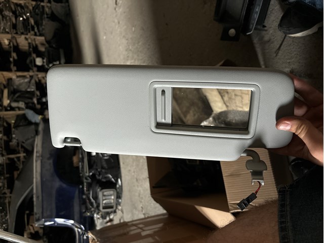 Козирок сонцезахисний 8W0857551AAEA7 VAG