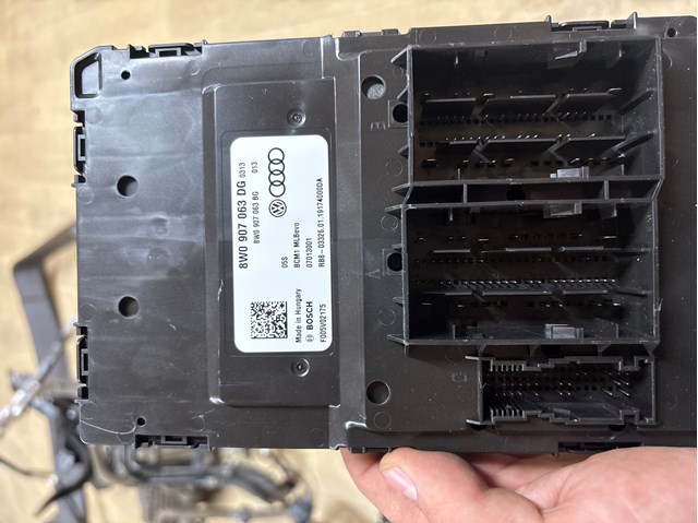 Модуль керування (ЕБУ) бортової мережі 8W0907063DG VAG