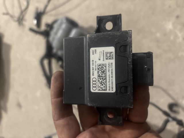 Блок керування генерацією звуку двигуна 8W0907159M VAG