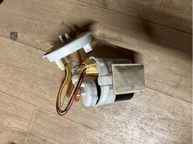 Модуль паливного насоса, з датчиком рівня палива 8W0919087J VAG