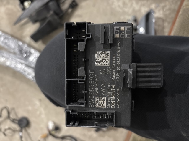 Блок комфорту передніх дверей 8W0959593G VAG