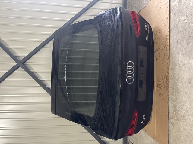 Задні двері багажника 8W8827025E VAG