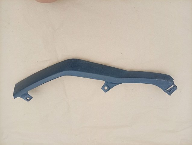 Переднє праве ікло бампера 524370E010 TOYOTA