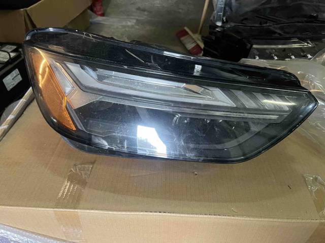 Фара передня права 80A941036G VAG