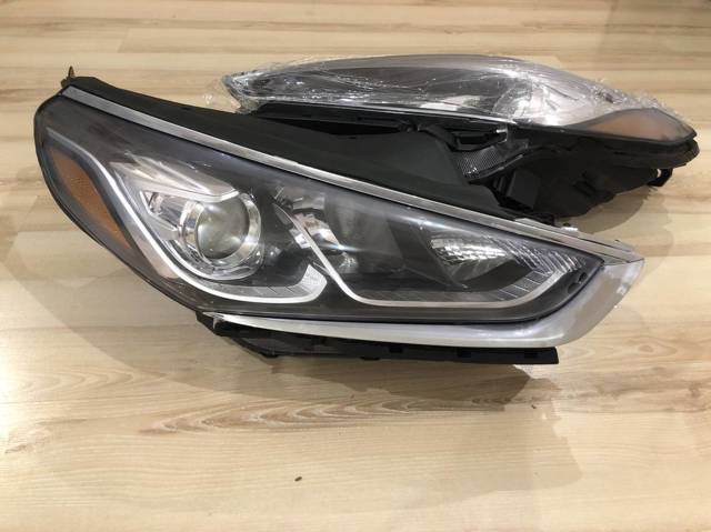 Фара ліва передня 92101C1500 HYUNDAI