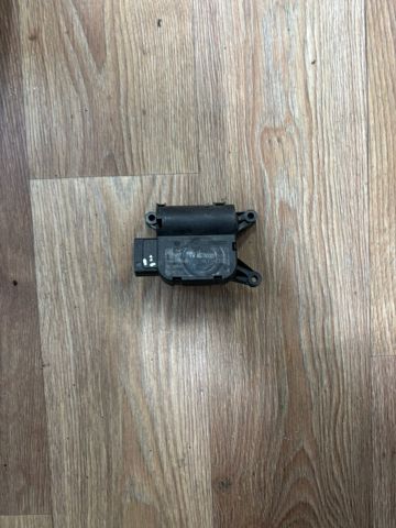 Двигун заслінки печі 1K0907511 VAG