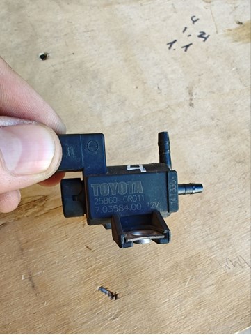 Клапан соленоїд регулювання заслонки EGR 258600R011 TOYOTA