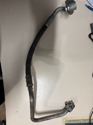 Трубка кондиціонера від компресора до радіатора 3C0820721M VAG