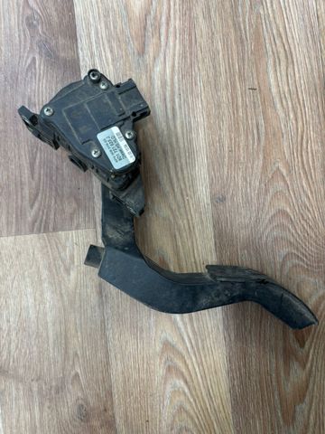 Педаль акселератора 8D1721523J VAG