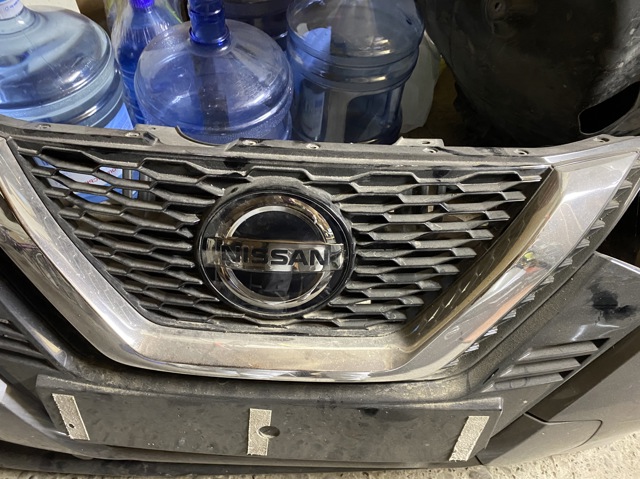 Облицювання радіатора 62310HV3 NISSAN
