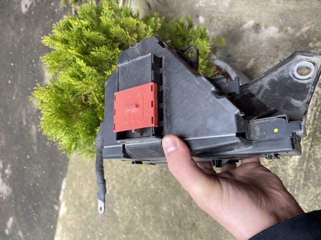 Коробка запобіжників A2055402250 MERCEDES