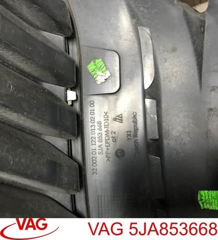 Решітка радіатора 5JA853668 VAG