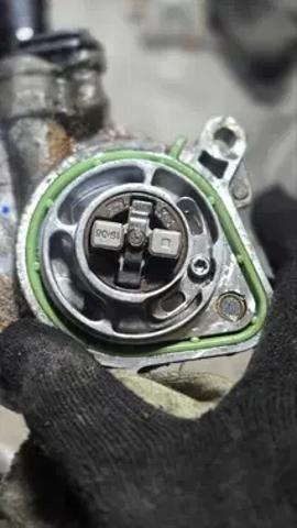 Насос вакуумний 146508066R NISSAN