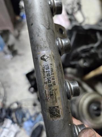 Рампа форсунок системи упорскування палива 175210542R RENAULT
