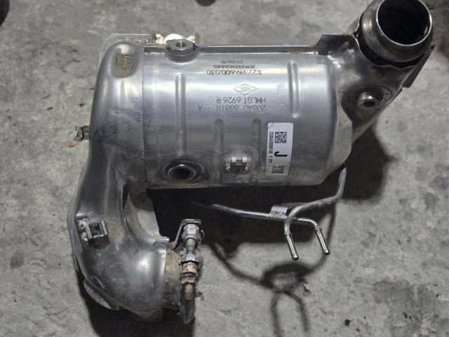 Труби і підвіска глушника 208A08881R NISSAN