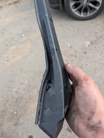 Водостік лобового скла, жабо 668955SH0A NISSAN