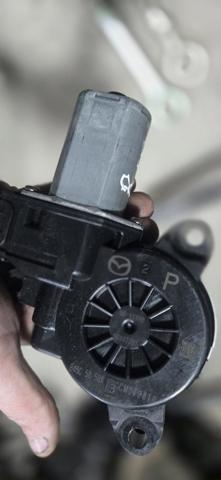 Двигун склопідіймача двері передньої, правої B45C5858X MAZDA