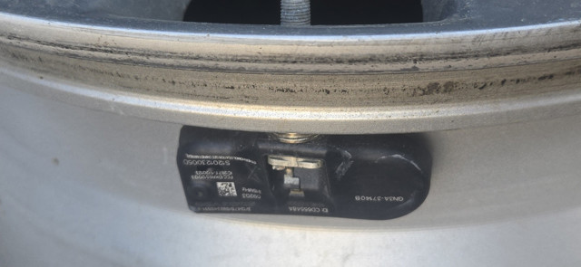 Датчик тиску повітря в шинах GN3A37140B MAZDA