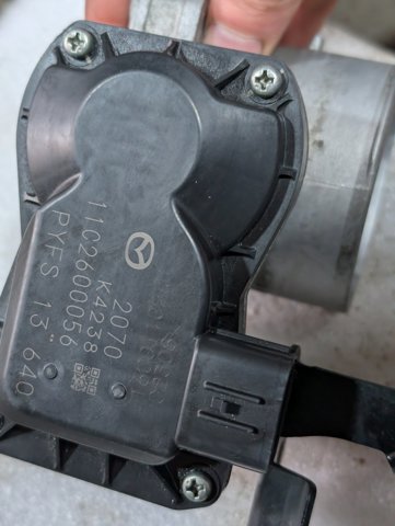 Блок дросельної заслінки PYFS13640 MAZDA