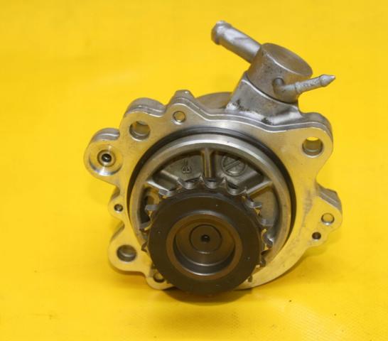 Насос вакуумний R2AA18G00 MAZDA