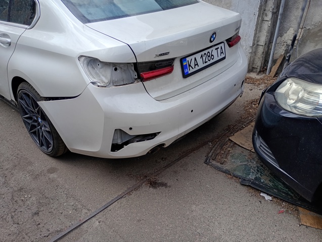 Кожух бампера заднього 51128493938 BMW