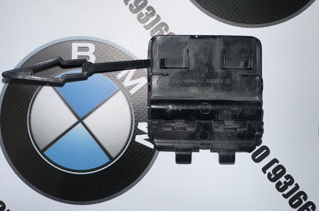 Заглушка бампера буксирувального гака, задня 51128099126 BMW