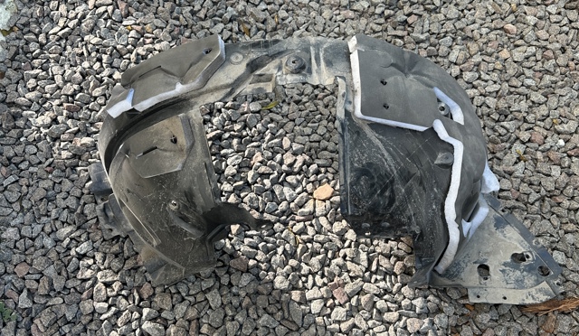 Підкрилок передній лівий 638416UA0B NISSAN