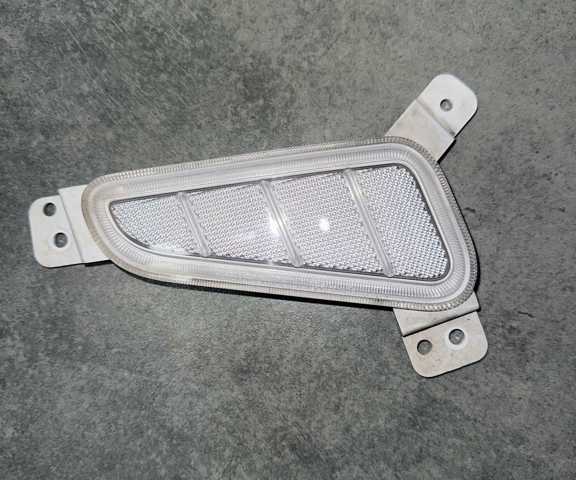 Катафот (відбивач) переднього бампера, лівий 92407J9210 HYUNDAI
