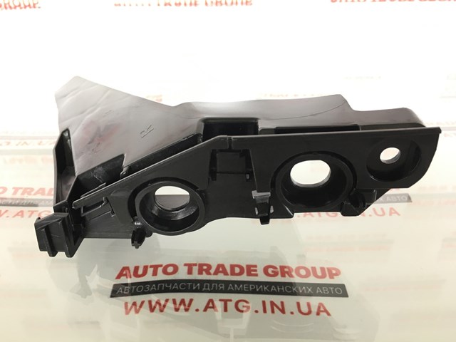 Праве кріплення переднього бампера 17A807184 MARKET (OEM)