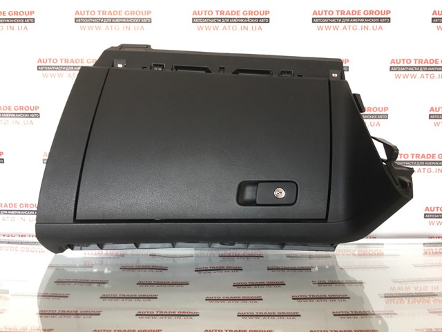 Ящик для документів, кишеня боковини 561857101B82V VAG