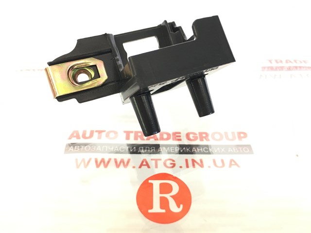 Відбійник капота HS7Z16758B КИТАЙ
