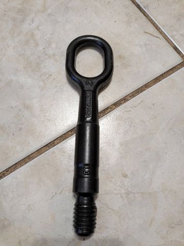 Крюк буксирувальний передній Audi A6 C5