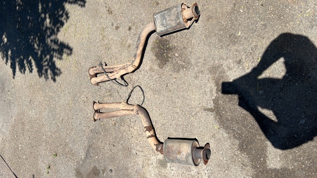 Штани глушника передні 1741046440 TOYOTA