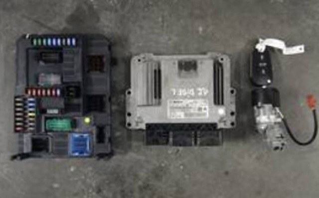 Модуль управління двигуном 0281019819 BOSCH