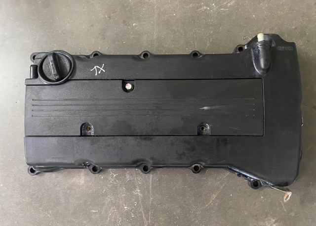 Кришка клапанів 1035A456 MITSUBISHI