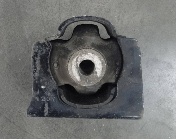 Подушка двигуна передня 1236128230 TOYOTA