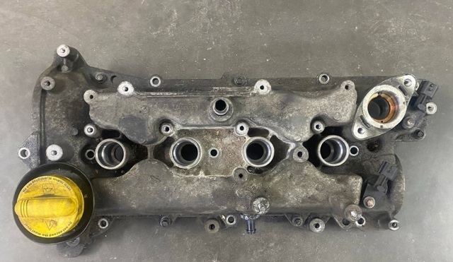 Кришка двигуна 1326400Q1B NISSAN
