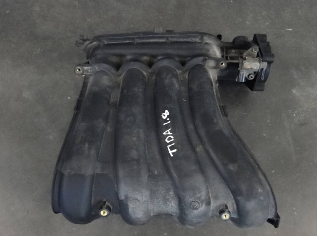Колектор впускний 14001EL01A NISSAN