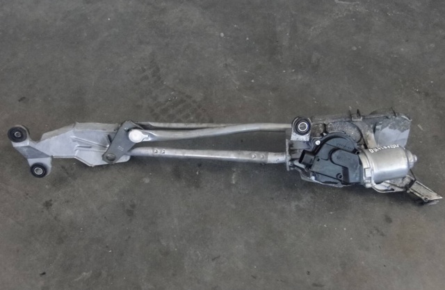 Двигун склоочисника лобового скла (трапеції) 1593001052 MITSUBISHI