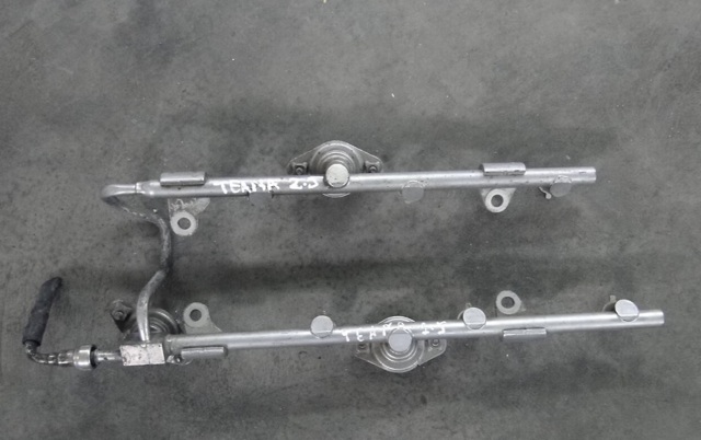Розподільник палива 17521JN00A NISSAN