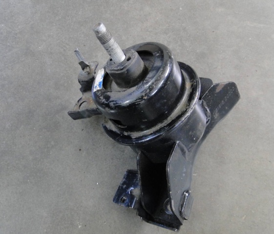 Кронштейн подушки (опори) двигуна, правої 218152G000 HYUNDAI