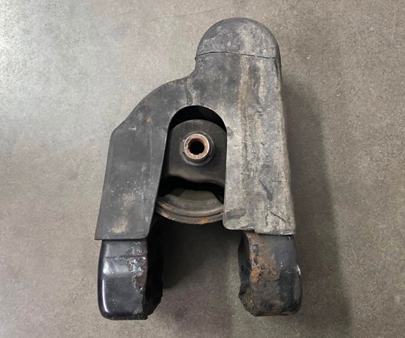 Подушка (опора) двигуна, задня 219303K030 HYUNDAI