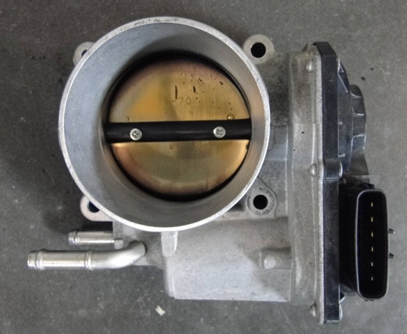 Дросільна заслінка в зборі 2203031030 TOYOTA