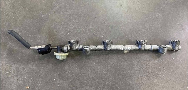 Розподільник палива 2381428031 TOYOTA