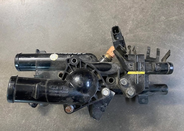 Корпус термостата в зборі 256002G500 HYUNDAI