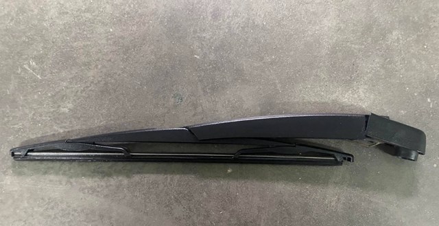 Важіль-поводок склоочисника заднього скла 28780EM00A NISSAN