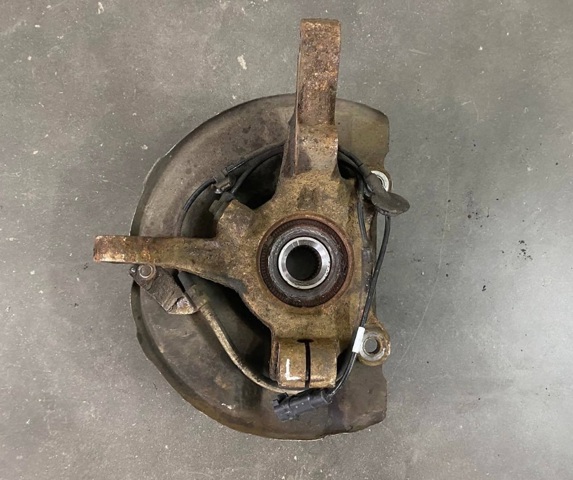 Маточина колеса передня 3880A018 MITSUBISHI