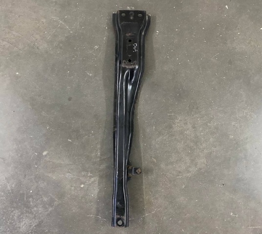 Балка кріплення двигуна 4000A021 MITSUBISHI