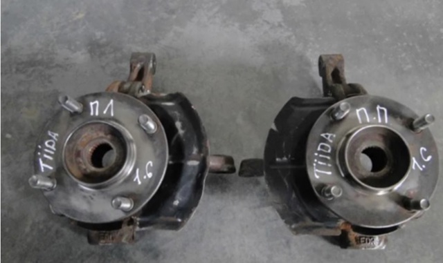 Вісь передня і поворотні кулаки 40014ED000 NISSAN