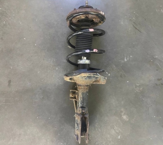 Стійка передня права 4060A066 MITSUBISHI